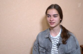 Пусть говорят: выпуск 11.10.2021 – Приемная мама нашла любимой дочери кровную семью?